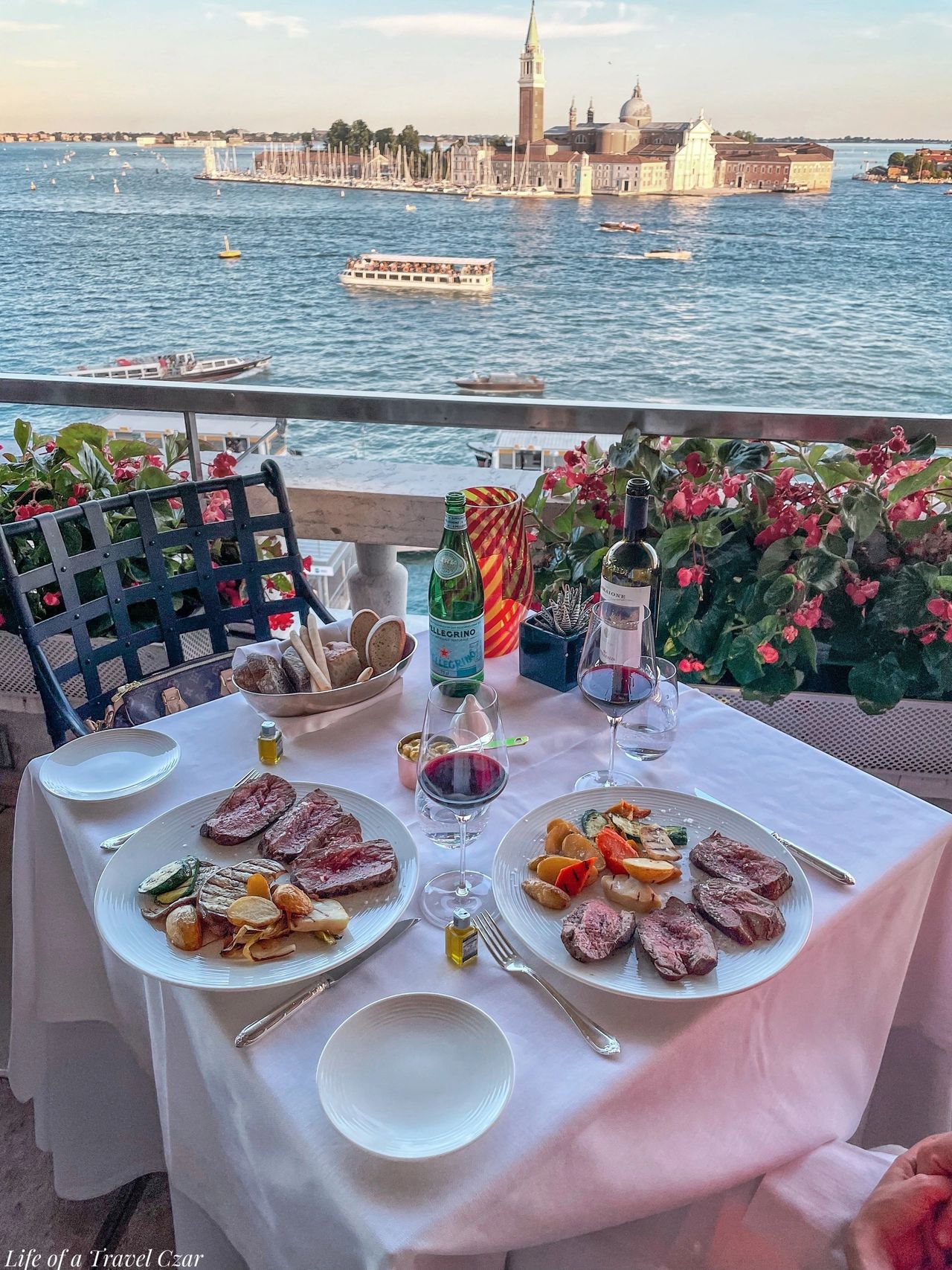 Best places to eat in Venice with stunning views and traditional Italian cuisine. Best places to eat in Venice with stunning views and traditional Italian cuisine.